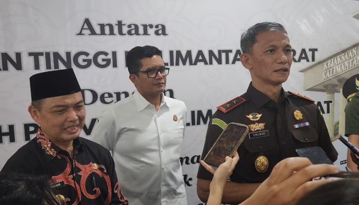 Kejati Kalbar dan Pemprov Kalbar Teken MoU Penerapan Pidana Kerja Sosial 