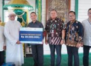 Gubernur Kalbar Salurkan CSR Bank Kalbar ke Masjid Jami’ Sultan Nata Sintang