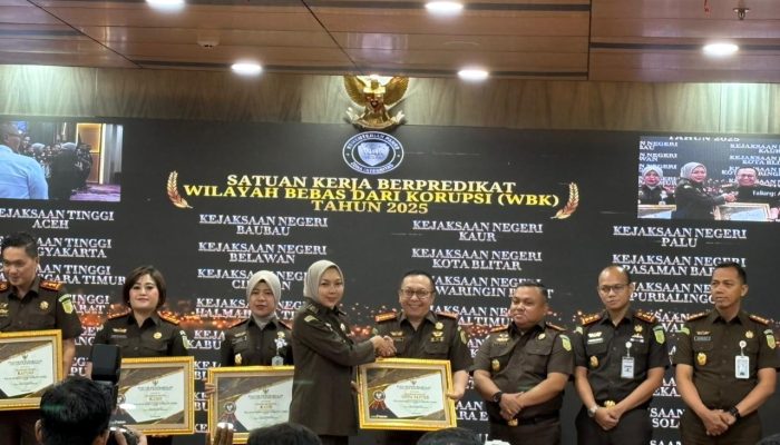 Penghujung Tahun 2025 Kajari Blitar Toreh Prestasi WBK