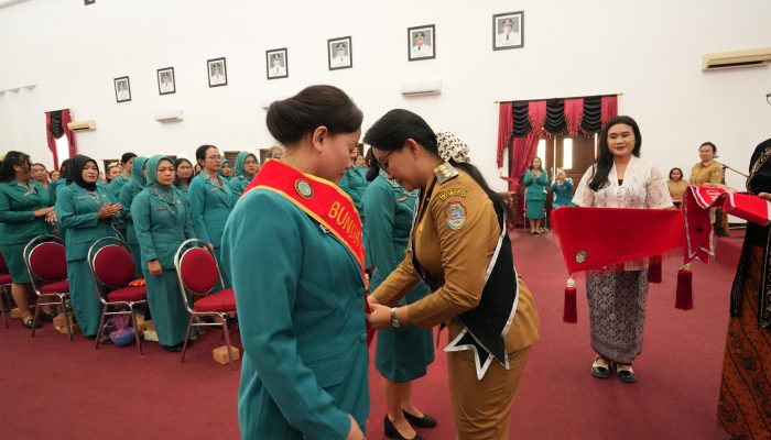 Lantik Bunda PAUD, Ini Pesan Karolin untuk TP PKK Landak 
