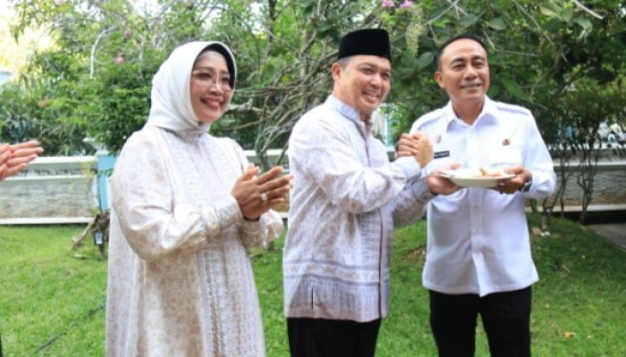 Harmoni Untuk Kalbar, Gubernur dan Wagub Kalbar Mesra di HUT Gubernur Kalbar ke 58