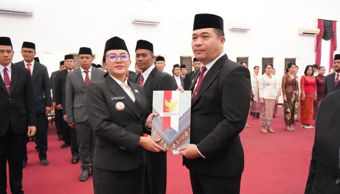 Minggu Pertama Awal Tahun 2026, Karolin Lantik Kadis, Kaban dan Kasat