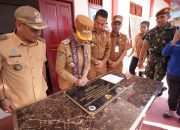 Bupati Landak Resmikan Kantor Desa Hilir Tengah