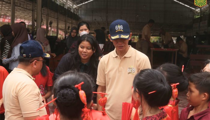 Semarak 27 Tahun Adhyaksa 699, Kejati Kalbar Gelar Baksos di Singkawang 