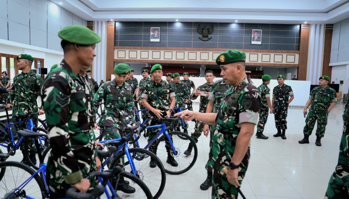 Dukung Tour de Singkawang, Pangdam Tanjungpura Bagikan 30 Unit Sepeda ke Personel