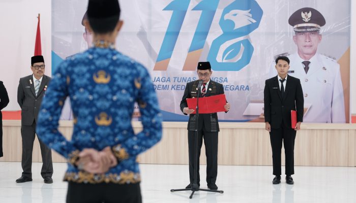 Wabup Kapuas Hulu Sukardi Pimpin Apel Peringatan Harkitnas 2026