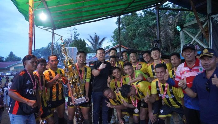 Bupati Kapuas Hulu Hadiri Penutupan PSM Cup 2026 di Mubung 