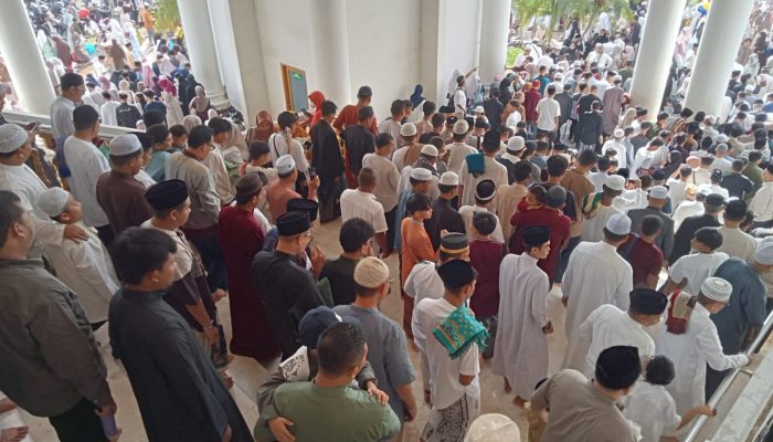 Ribuan Jamaah Padati Masjid Raya Mujahidin untuk Shalat Idul Adha 1447 Hijriah 