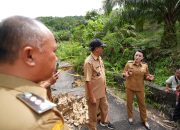 Jalan Putus Diterjang Banjir, Karolin Instruksikan Prioritas Penanganan Darurat