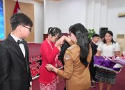 Pelepasan Angkatan XI SDS Alfa Omega Landak, Karolin Pesan Lulusan Jadi Versi Terbaik Diri Sendiri