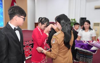 Pelepasan Angkatan XI SDS Alfa Omega Landak, Karolin Pesan Lulusan Jadi Versi Terbaik Diri Sendiri