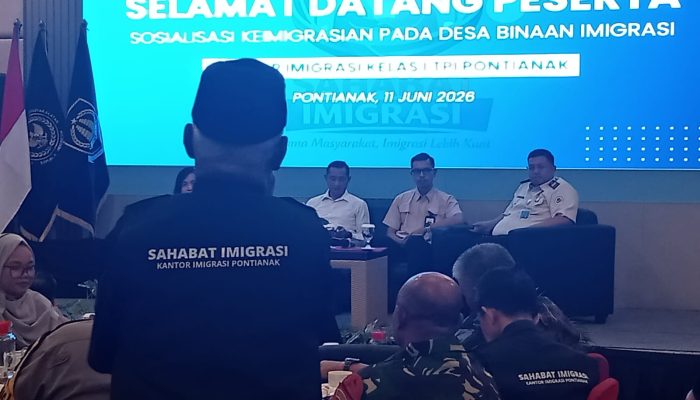 Imigrasi Kelas I Pontianak Gelar Sosialisasi Keimigrasian dan Kukuhkan Sahabat Imigrasi 