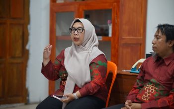 Sambangi Desa Sebindang, PPID Utama Kapuas Hulu Lakukan Pembinaan 