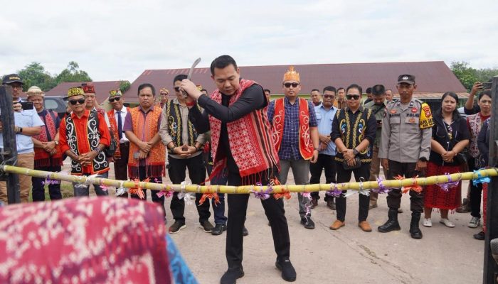 Bupati Kapuas Hulu Buka Gawai Paroki St. Montfort Badau Ke-IV Tahun 2026