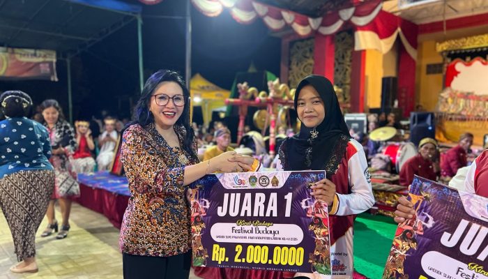 Karolin Apresiasi Grebeg Suro Ke-6 Landak, Simbol Kerukunan di Tengah Keberagaman   