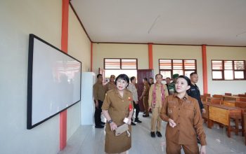 Pesan Bupati Landak untuk Guru di Landak, Jadi Teladan, Jangan Ketinggalan Zaman