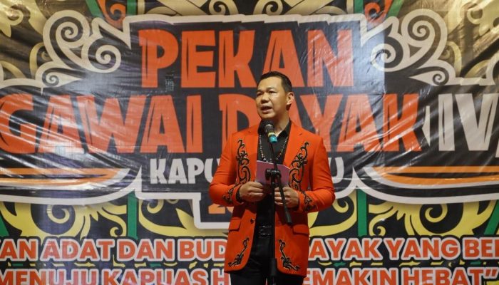 Bupati Kapuas Hulu Ajak Masyarakat Dayak Jaga Warisan Leluhur 