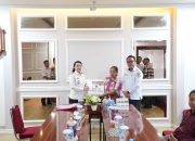 Ringankan Beban Warga, Bupati Landak Salurkan Bantuan Bencana dan Sosial