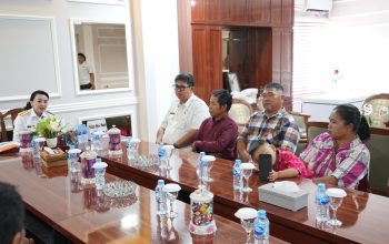 Pemkab Landak Berikan Bansos Untuk Korban Bencana di Landak