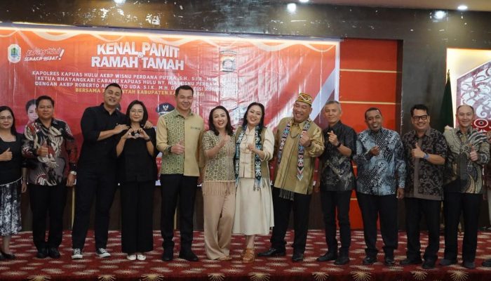 Bupati dan Wabup Kapuas Hulu Hadiri Kenal Pamit Kapolres Kapuas Hulu 