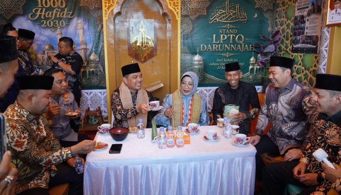 Harmoni Islami dalam Keberagaman Suku dan Agama di Stan Pemkab Kapuas Hulu 