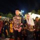 Tampil Berbalut Islami, Bupati Kapuas Hulu dan Istri Semarakkan MTQ di Kayong Utara 