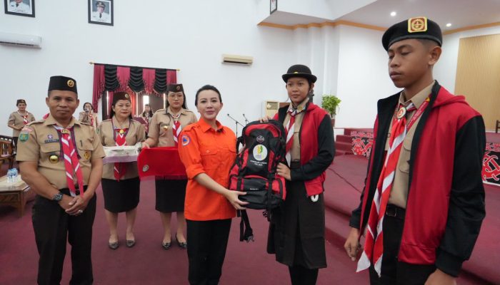 Lepas Kontingen Jamnas 2026, Karolin Minta Pramuka Landak Jadi Duta Daerah