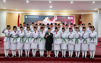 Pimpin Pengukuhan Paskibraka Landak 2026, Karolin : Semoga Sehat dan Sukses Bertugas