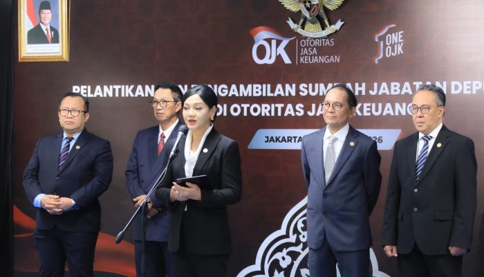 OJK Lantik Deputi Komisioner Pengaturan dan Pengawasan BMKS