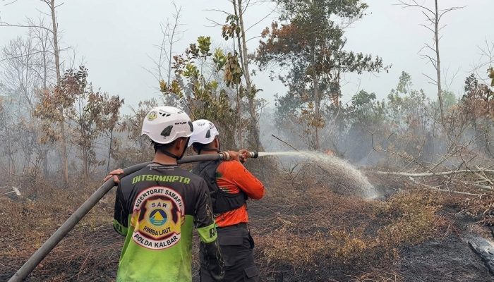Tim SAR Ditsamapta Polda Kalbar Lakukan Patroli Karhutla di Kubu Raya