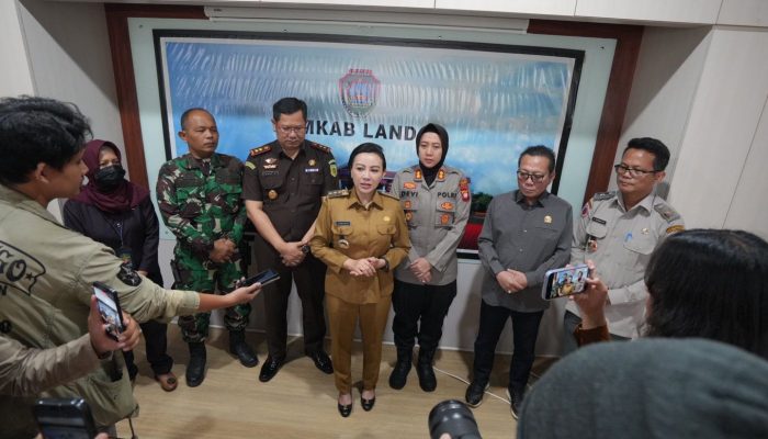 Landak di Kepung Asap, Karolin Tetapkan Status Tanggap Darurat 14 Hari