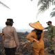 Tinjau Karhutla 50 Hektare di Landak, Karolin Cek Kesiapan Sekat Bakar