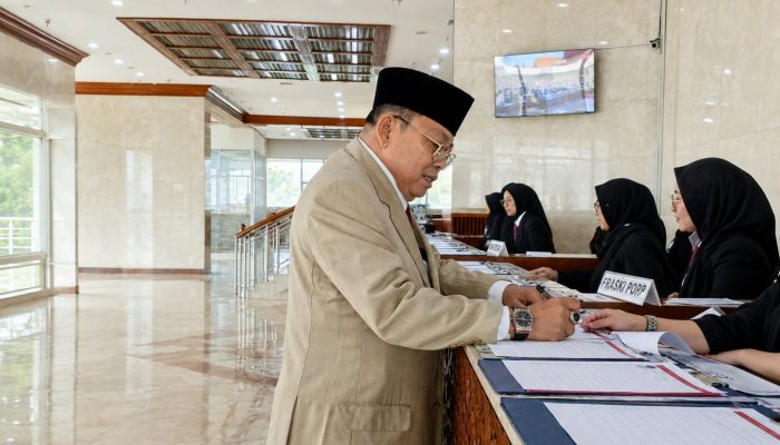 Cornelis Hadiri Paripurna Khusus dan Paripurna Ke-4 DPR RI, Simak Pidato Puan Maharani
