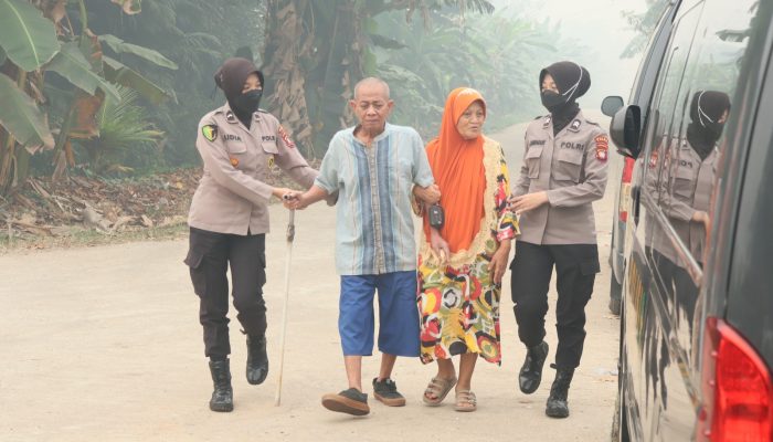 Atasi Dampak Karhutla 2026, Polda Kalbar Berikan Layanan Kesehatan Gratis