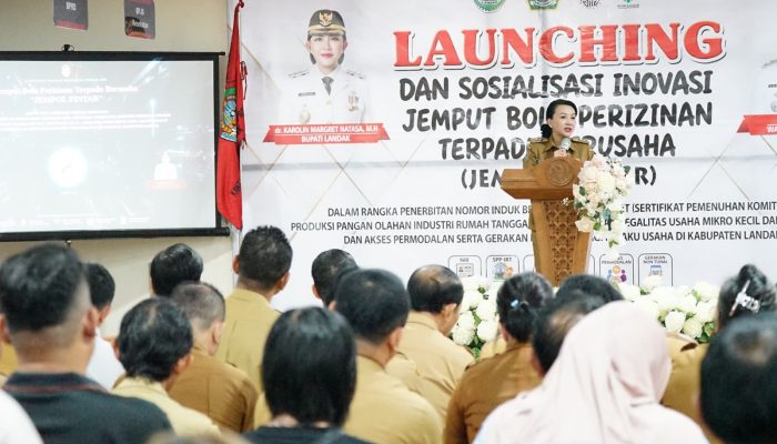 Tingkatkan Daya Saing UMKM, Bupati Landak Dorong DPMPTSP Landak Hadirkan Inovasi Layanan Jempol Pintar