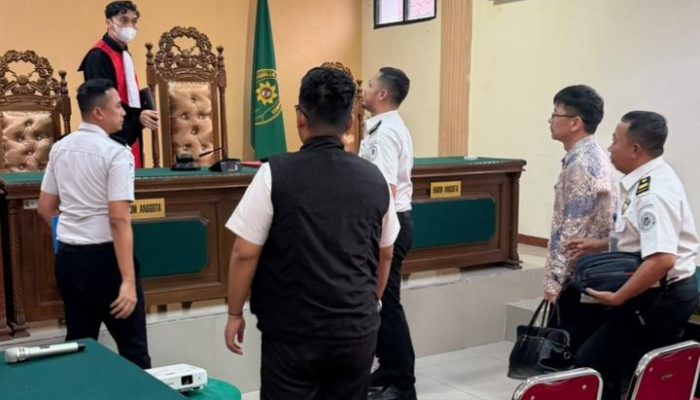 Tak Menunjukkan Paspor Saat Diperiksa, Guo Zhao Diseret ke Meja Hijau 