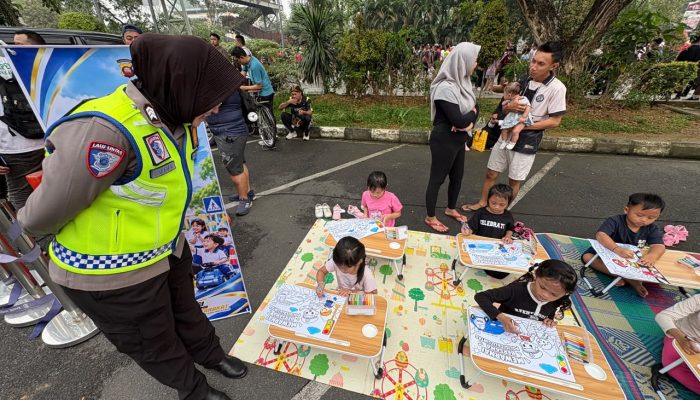 Ditlantas Polda Kalbar Ajak Anak Belajar Tertib Berlalu Lintas Sejak Dini