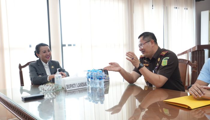 Sinergi Pemkab dan Kejari Landak, Karolin Tekankan Harmonisasi Perda demi Kepastian Hukum