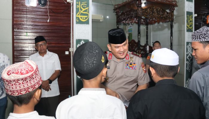 Subuh Keliling Kapolda Kalbar di Masjid Sirajul Islam Pontianak