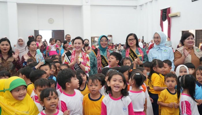 Atasi Masalah Putus Sekolah di Landak, Karolin Siapkan Dana Abadi Pendidikan 