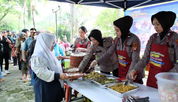 Polisi Bersama Masyarakat, Polda Kalbar Hadir di Taman Akcaya