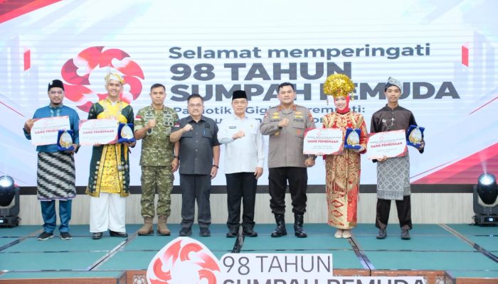 Kapolda Kalbar Hadiri Peringatan Hari Sumpah Pemuda ke-98 di Pontianak 